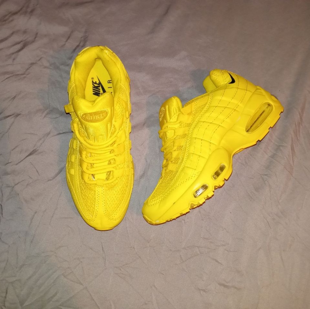 Shoes - Picture 4 of 11